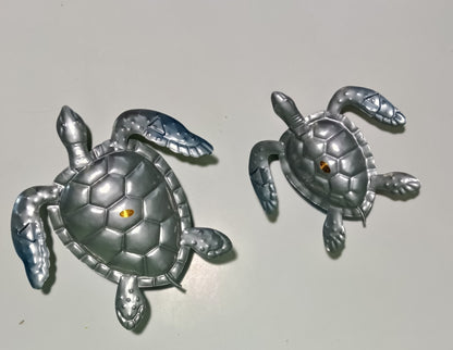 2 Piece Large One 8.5 inches Smaller One 6.5 inchesSet Metal Turtles Wall Mount 